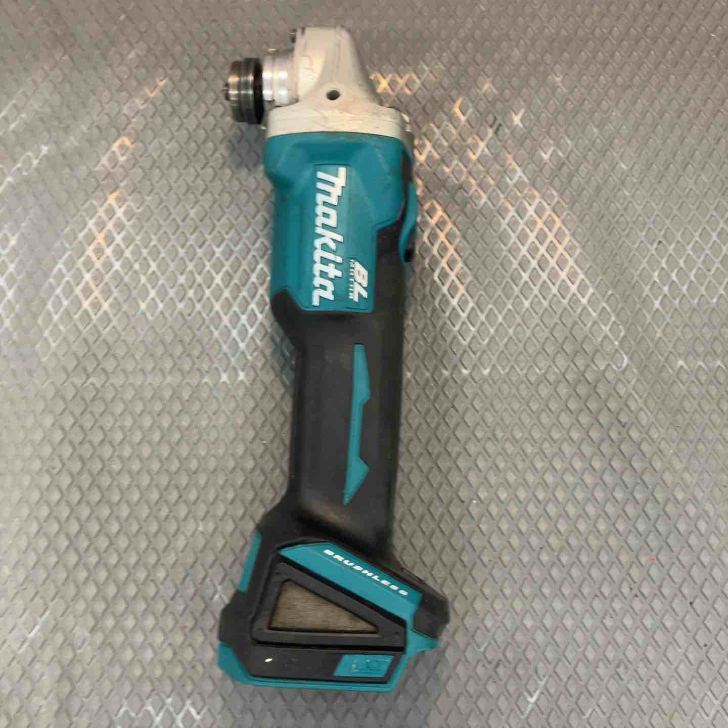 【中古】☆マキタ(makita) 100mmコードレスディスクグラインダ GA404DZN (GA404DN)【所沢店】｜アクトツール店 12,304円