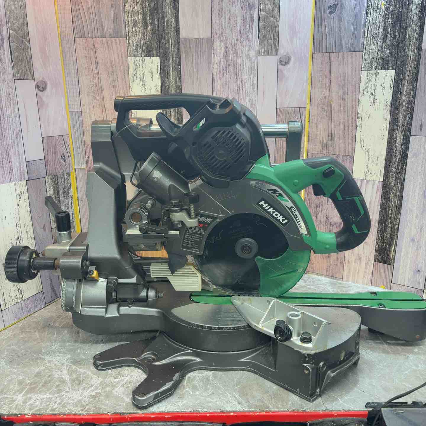 【中古】★ハイコーキ(HIKOKI ※旧:日立工機) コードレス卓上スライド丸のこ C3607DRA(NN)【八潮店】|アクトツール店