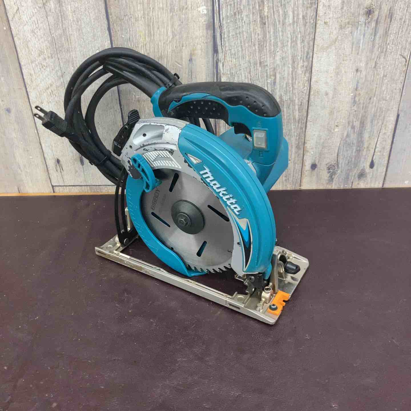 【中古】【中古品】 マキタ(makita) 電気マルノコ 5637BA 【東大和店】｜アクトツール店
