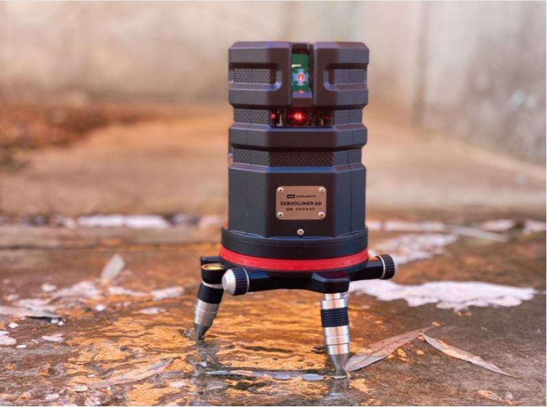 5%OFF 電子自動整準式レーザー墨出し器 NEWサーボライナー フルライン リチウム電池仕様 受光器（別売りLR60）対応 電子整準式 フルライン４V4HD 墨出し機 レーザーレベル レーザーライン 墨出しレーザー レーザーレベル 送料無料 マキタ シンワ KDS タジマ ボッシュ 31,200円