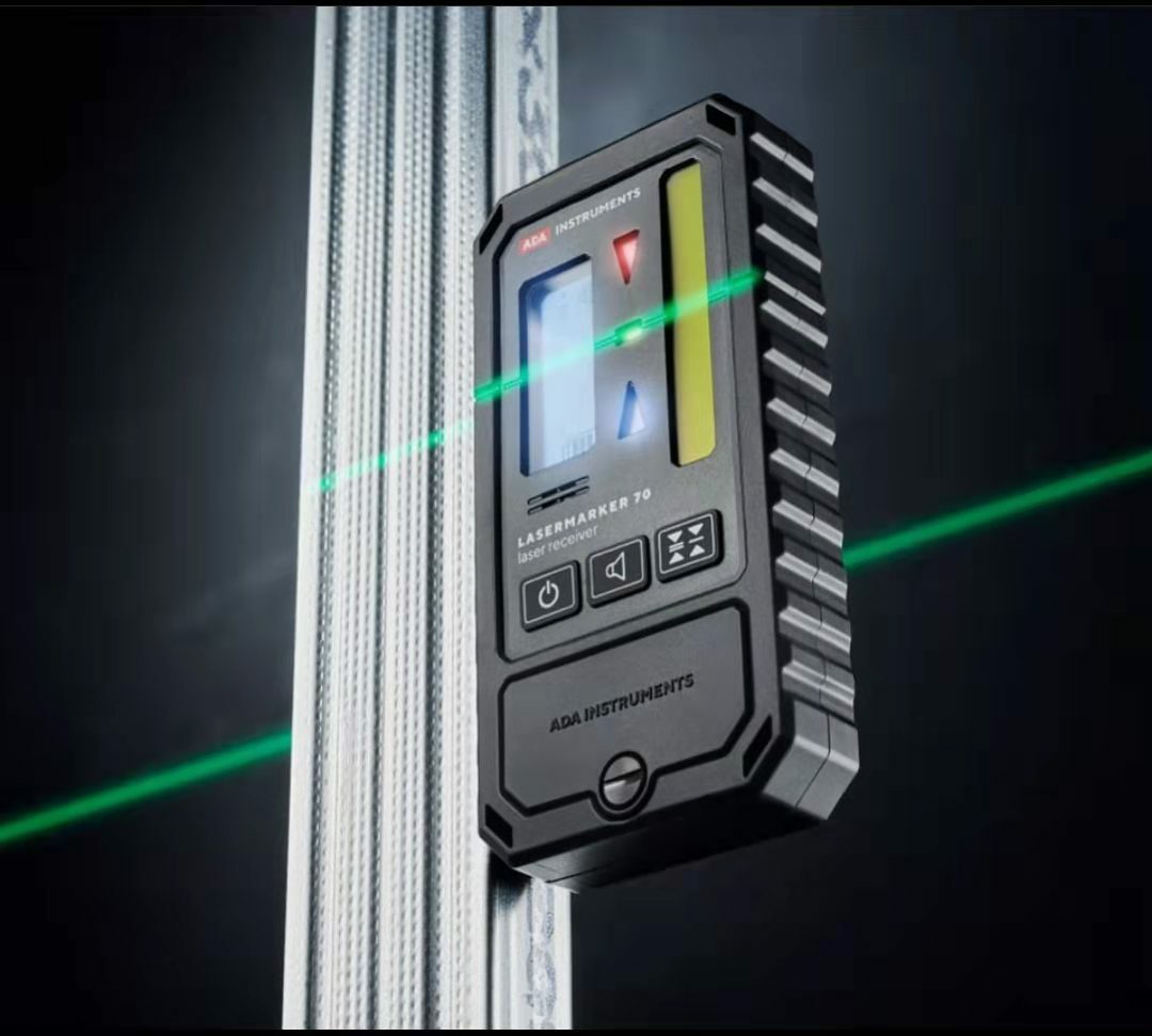 楽天市場】5%OFF グリーン＆赤色＆ブルーグリーンレーザー墨出し器