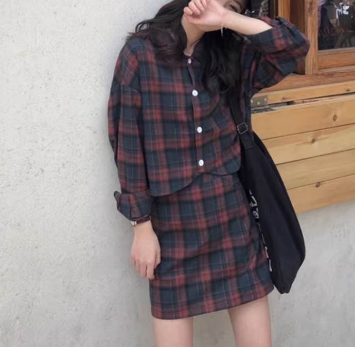 セットアップ 上下セット レディース シャツ 台形 柄シャツ 春 秋 ミニ ひざ丈 長袖 ドロップショルダー レギュラーカラー 細身