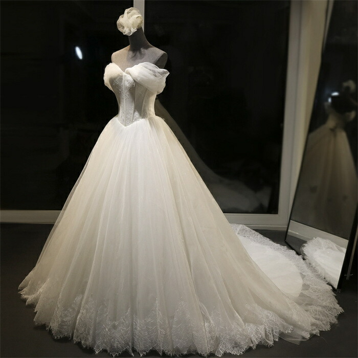送料無料 ウェディングドレス プリンセスライン ウェディングドレス 白 二次会 結婚式 花嫁ドレス ブライダル ウエディングドレス 前撮り 後撮り 演奏会 披露宴 二次会 ロングトレーン付き 編み上げ パーティードレス ピアノ オフショルダー 海外挙式
