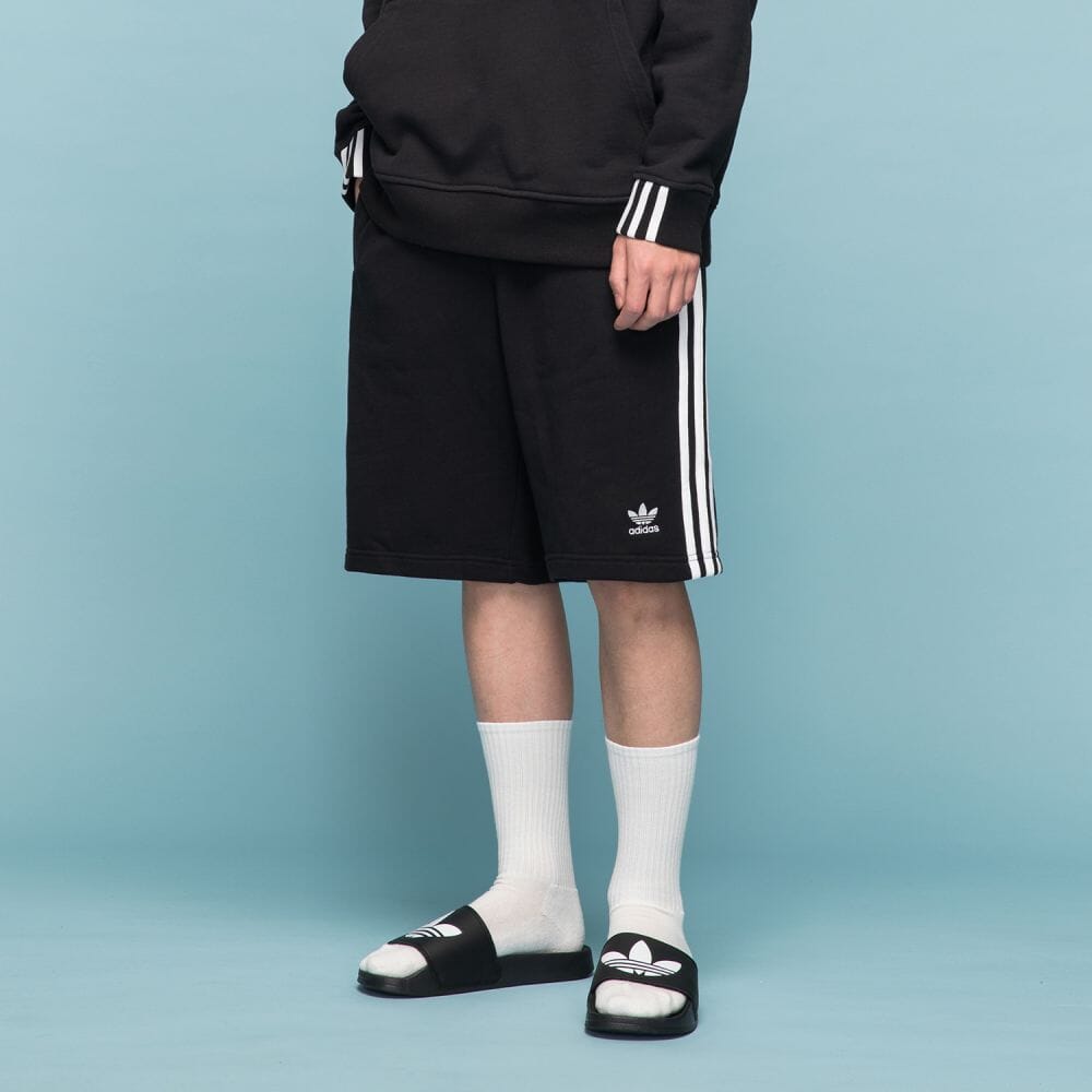 楽天市場】【公式】アディダス adidas 3 Stripes Shorts オリジナルス メンズ ウェア ボトムス ハーフパンツ 黒 ブラック  DH5798 ハーフパンツ p1126：adidas Online Shop 楽天市場店