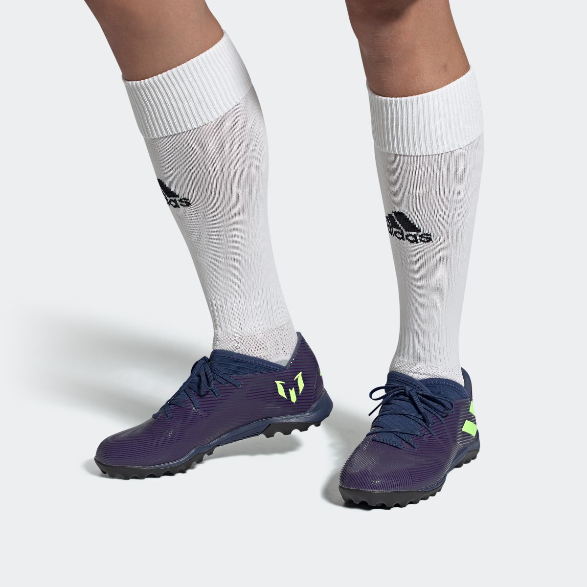 楽天市場 公式 アディダス Adidas サッカー ネメシス メッシ 19 3 Tf フットサル用 Nemeziz Messi 19 3 Turf メンズ シューズ スポーツシューズ 青 ブルー Ef1809 スパイクレス Adidas Online Shop 楽天市場店