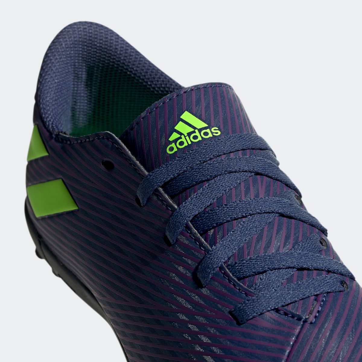 楽天市場 公式 アディダス Adidas サッカー ネメシス メッシ 19 4 Tf フットサル用 Nemeziz Messi 19 4 Turf キッズ シューズ スポーツシューズ 青 ブルー Ef1818 スパイクレス Adidas Online Shop 楽天市場店