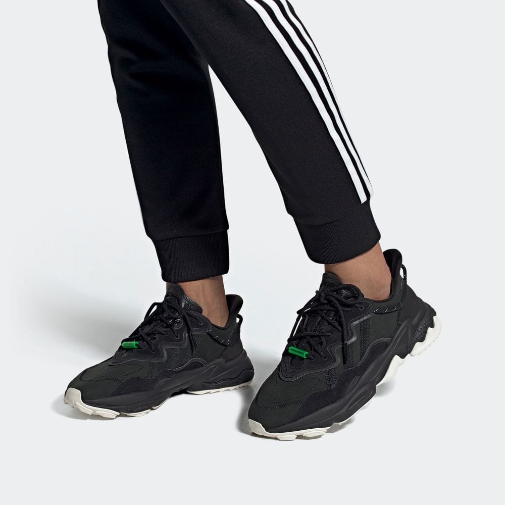 ozweego adidas black