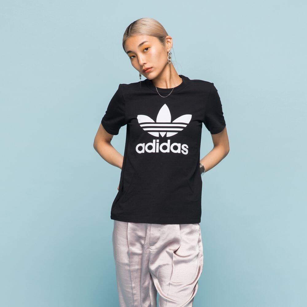 楽天市場 公式 アディダス Adidas トレフォイル 半袖tシャツ オリジナルス レディース ウェア トップス Tシャツ 黒 ブラック Fm3311 半袖 Adidas Online Shop 楽天市場店