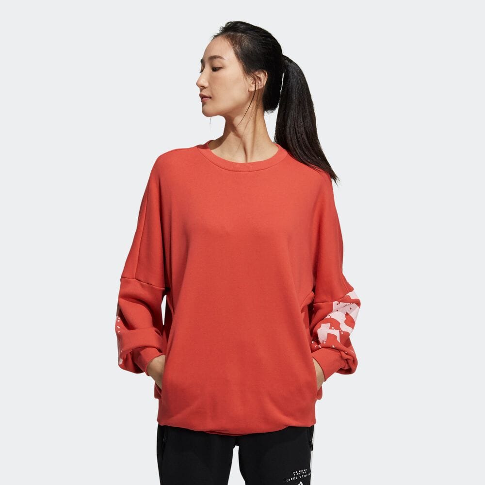 楽天市場 公式 アディダス Adidas 返品可 ワード クルー スウェットシャツ Word Crew Sweatshirt アスレティクス レディース ウェア トップス スウェット トレーナー 赤 レッド Gm4396 Adidas Online Shop 楽天市場店