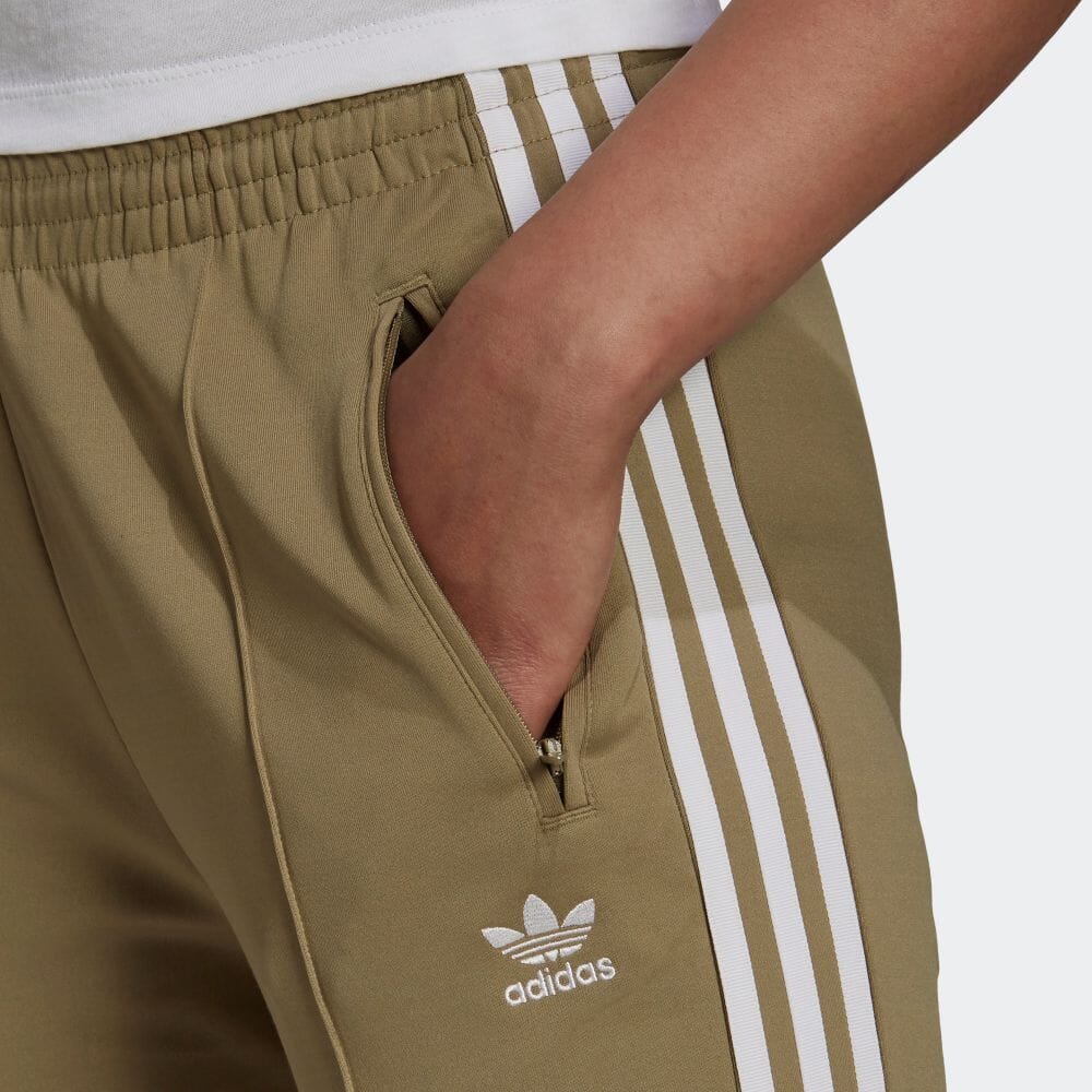 楽天市場 公式 アディダス Adidas 返品可 Primeblue Sst トラックパンツ ジャージ オリジナルス レディース ウェア 服 ボトムス パンツ 緑 グリーン H345 Adidas Online Shop 楽天市場店