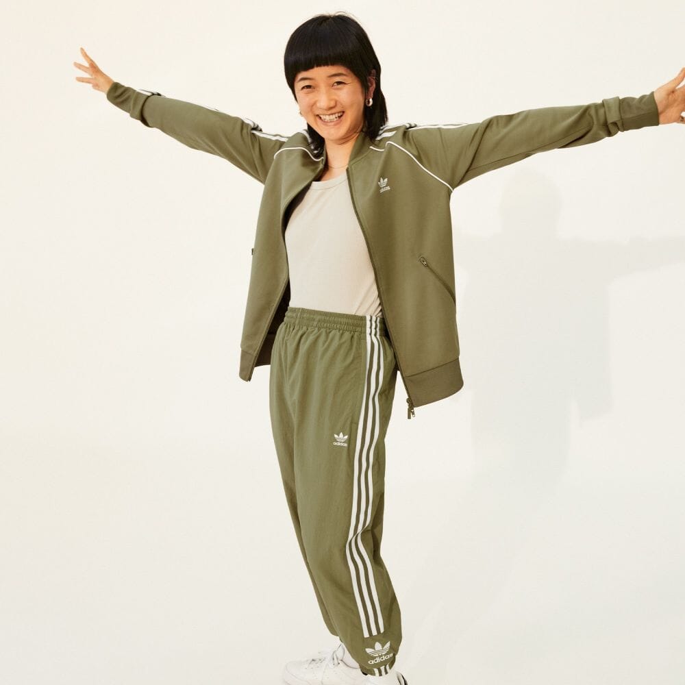 楽天市場 公式 アディダス Adidas 返品可 Primeblue Sst トラックジャケット ジャージ オリジナルス レディース ウェア 服 トップス ジャージ 緑 グリーン H Adidas Online Shop 楽天市場店