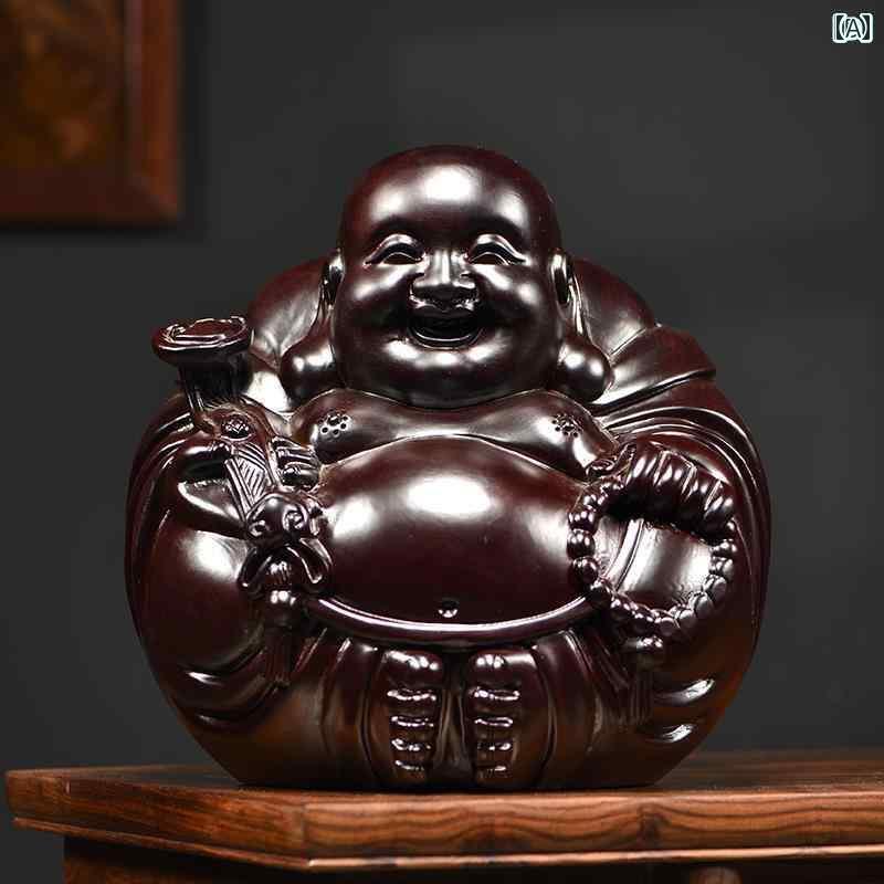 室内装飾小物 飾りつけ かざり付ける まっ黒の 木彫りの 弥勒 仏像は 申し合わせの とれた 座 仏の 人だかりを 飾りつけ 家の リビング お部屋の かざり付ける 第一歩 差し上げ物