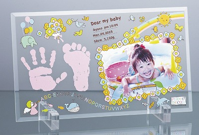 フォトデコム クリアガラス手形足形お仕立て券 PDM10101 内祝い お返し ギフトセット 出産内祝い 結婚内祝い 御祝 お彼岸 お供え 御供 初盆志 お中元 暑中見舞い 入学 香典返し 粗供養 父の日 快気祝い 快気内祝い｜AGコーポレーション 8,372円