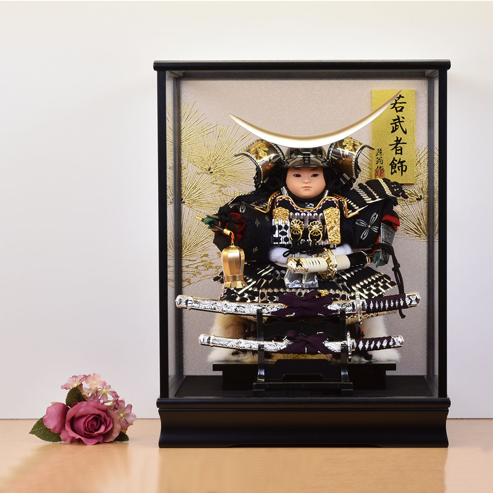 人気の コンパクト おしゃれ 5月人形 かぶと オルゴール付き ガラスケース シルバー 銀色 5 909 銀 伊達 子供大将 伊達政宗 ケース飾り 五月人形 5nami 5 909 Revistapelomundo Com Br