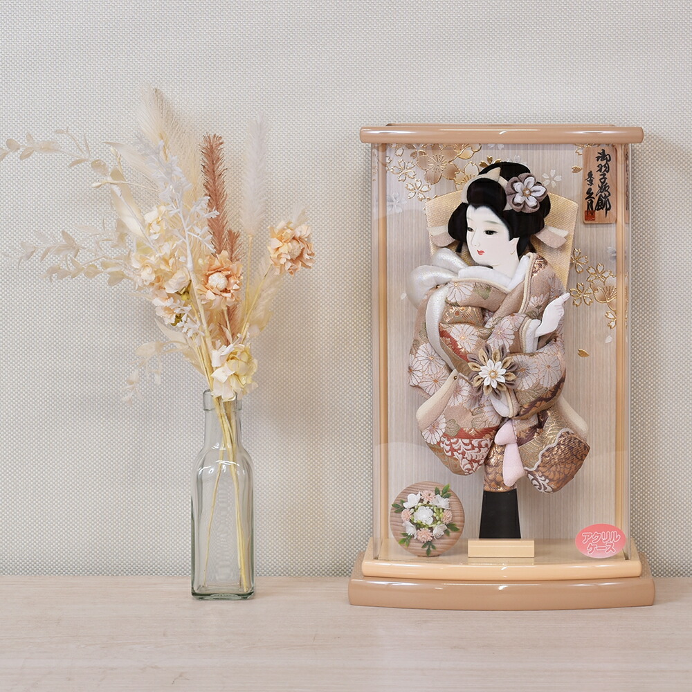 <BR>羽子板 久月 お祝い 初正月 羽子板飾り コンパクト ケース飾り 板取付 柚葉 9号 金彩振袖 モカ塗 アクリルケース モダン おしゃれ No.13 96101-1 2025