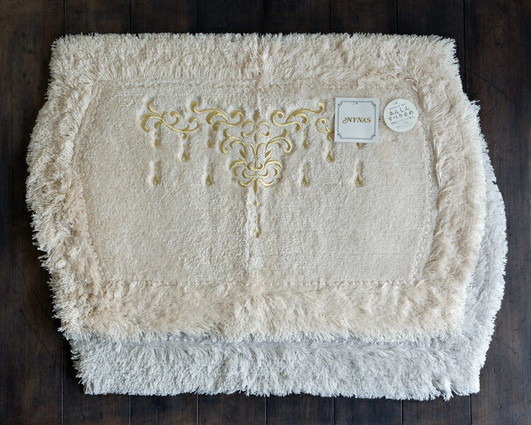 ai バスマット 洗面マット シャンデリア　刺繍　シャンティ　上質ビジュは　いつまでも変わらない輝き　スワロフスキー ビジュ　[季] プレゼント 風水 おしゃれ オシャレ お年賀 スワロ ふわふわ 高級 洗える 足ふきマット インテリアマット 豪華 大判 ゴージャス