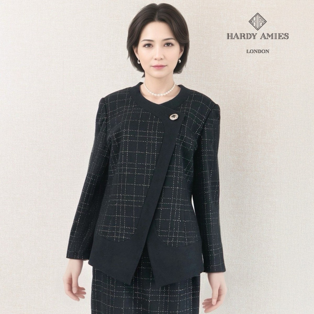 【中古】HARDY AMIES ハーディエイミス お祝い背広 9号 黒いこと系 羊毛 キュプラ 否色合い 合奏団 上衣 タイトスカート セットアップ レディース はいり込む式 卒式 七五三 御芽出度 お祝い おっ母さんフォーマル 連合王国王族御用商人