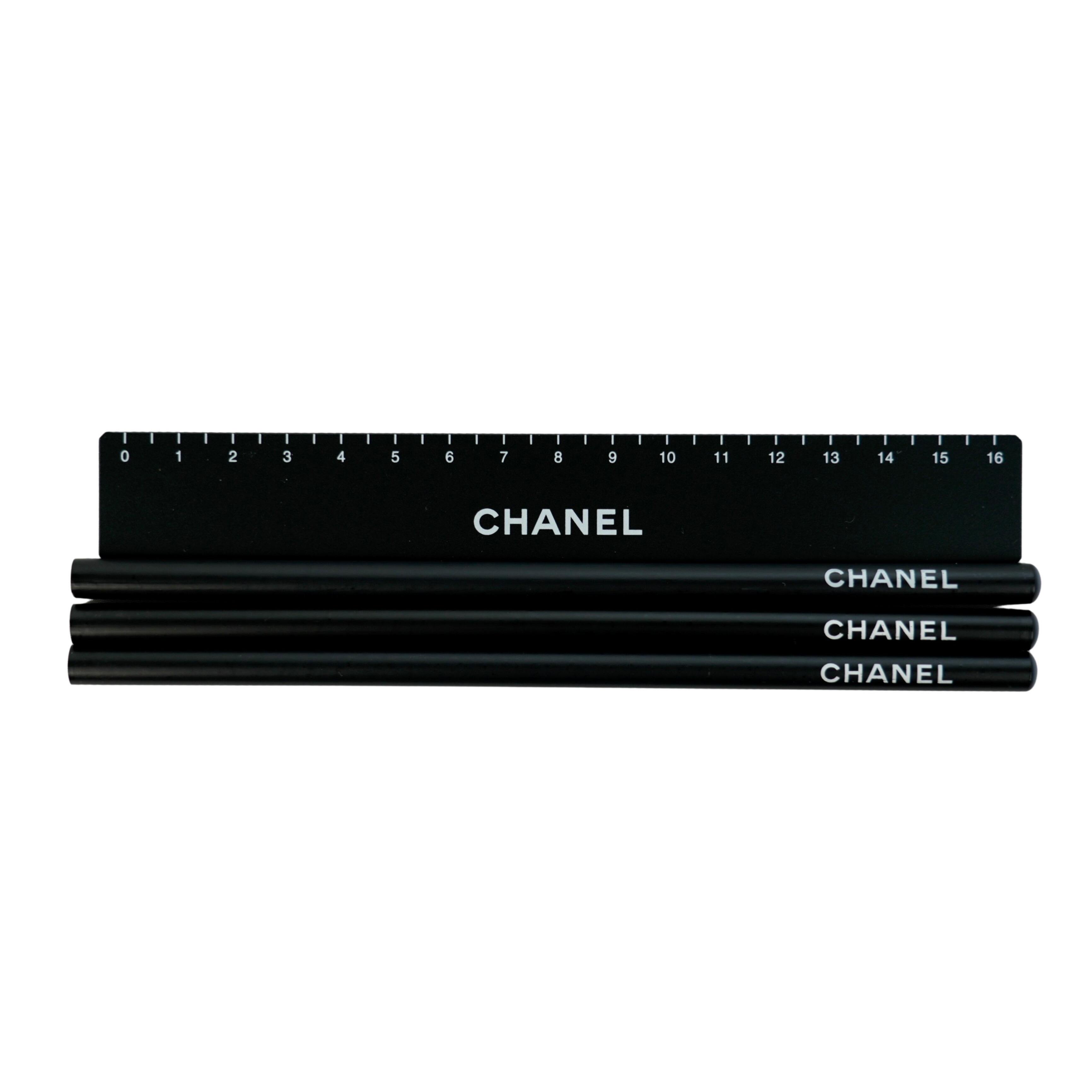 ✨新品✨CHANELロゴ 鉛筆3本 定規 文具5点セット ペンシルケース CHANEL - ☆未使用 CHANEL シャネル ペンケース 鉛筆×3 定規