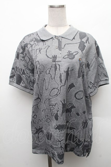 税込3980円以上買いもとめるで【貨物輸送無料】【USED】Vivienne Westwood / グラフィックポロシャツヴィヴィアンウエストウッド ビビアン 薄墨色 【中古】 S-26-02-25-056-ts-AS-ZH