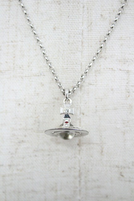 税込3980円以上購入で【送料無料】【USED】Vivienne Westwood / AC/プチオーブネックレス ヴィヴィアンウエストウッド ビビアン シルバー 【中古】 I-26-01-28-025-ac-HD-ZI 19,243円