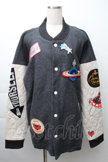 税込3980円以上購入で【送料無料】【USED】Vivienne Westwood MAN / パッチ バーシティジャケットヴィヴィアンウエストウッド ビビアン46 グレー 【中古】 S-25-11-19-049-jc-AS-ZS｜closetchild 38,318円