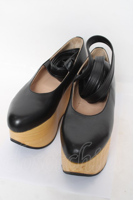 税込3980円以上買いもとめるで【貨物輸送無料】【USED】Vivienne Westwood / rockin\u0027 horse barelinaヴィヴィアンウエストウッド ビビアン5 黒いこと 【中古】 Y-26-03-15-017-sh-SZ-ZY