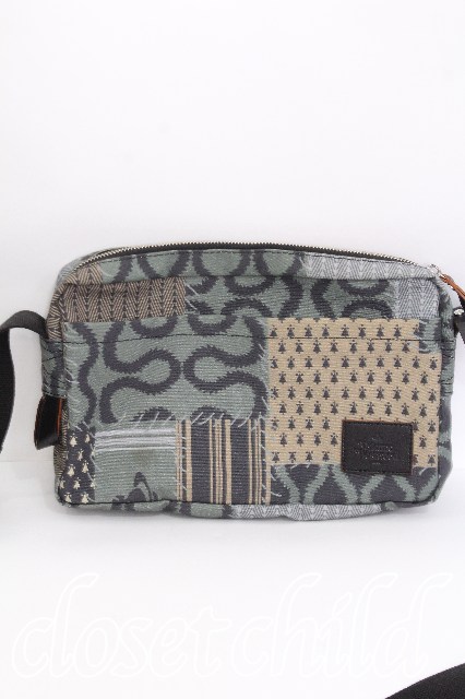 税込3980円以上買いもとめるで【貨物輸送無料】【USED】Vivienne Westwood / スクイグルパッチワークショルダーバッグヴィヴィアンウエストウッド ビビアン カーキ 【中古】 S-26-06-10-041-ba-AS-ZS
