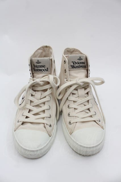 税込3980円以上買いもとめるで【貨物輸送無料】【USED】Vivienne Westwood / PLIMSOLL HIGH TOP CANVASスニーカーヴィヴィアンウエストウッド ビビアン42 象牙色 【中古】 I-25-08-30-050-sh-固定ディスク-ZI