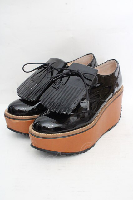 税込3980円以上買いもとめるで【貨物輸送無料】【USED】Vivienne Westwood / キルトウィングチップシューズヴィヴィアンウエストウッド ビビアン38（約24糎） 黒いことｘベージュ 【中古】 O-26-03-15-072-sh-YM-os