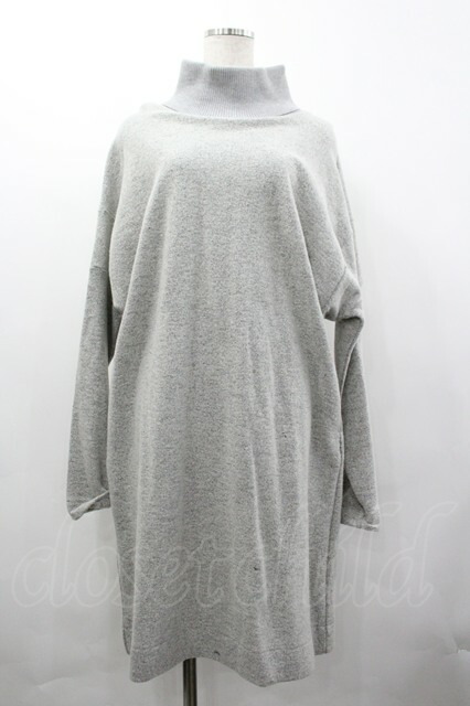 税込3980円以上買いもとめるで【貨物輸送無料】【USED】Vivienne Westwood / 縞模様襟単色オーブ刺しゅうニットワンピースヴィヴィアンウエストウッド ビビアン2  【中古】 I-26-03-29-048-op-固定ディスク-ZI
