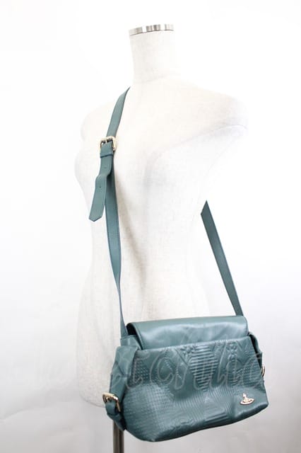 税込3980円以上買いもとめるで【貨物輸送無料】【USED】Vivienne Westwood / スクイグルパッチワークショルダーバッグヴィヴィアンウエストウッド ビビアン 青味 【中古】 I-26-05-20-064-ba-固定ディスク-ZI