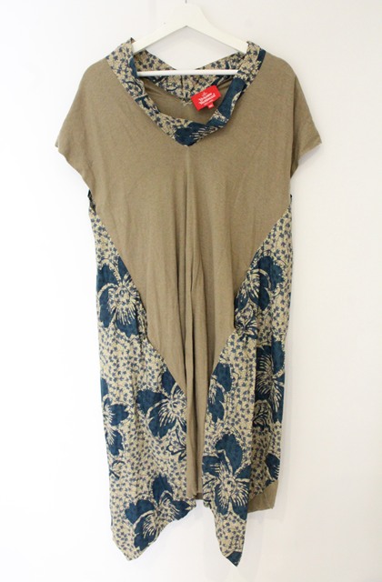 税込3980円以上購入で【送料無料】【USED】Vivienne Westwood / リネン切リ替エノースリーブフレアワンピースヴィヴィアンウエストウッド ビビアン00 ネイビーｘモス 【中古】 O-26-06-21-025-op-YM-OS｜closetchild