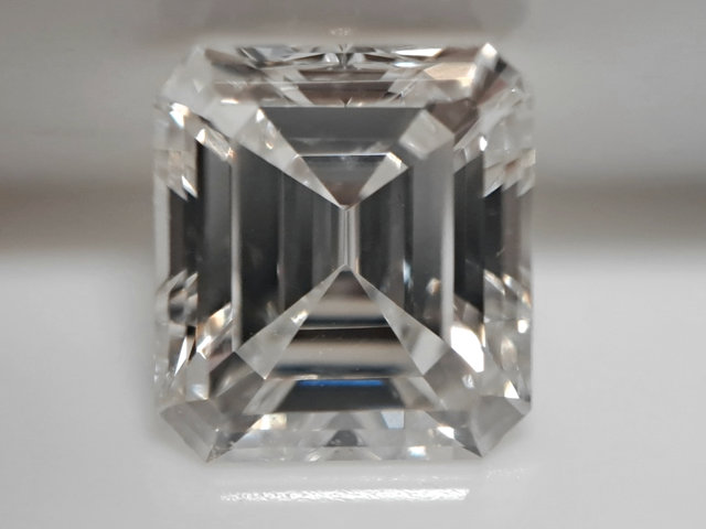 ０．５２７ct　Ｇ　ＶＳ２　エメラルドカット　ダイヤモンド　ルース