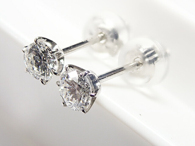０．１４７ct ＆ ０．１２７ct　Ｅ　ＳＩ１　ＧＯＯＤ　ＰＴ９００製　ダイヤモンド ピアス