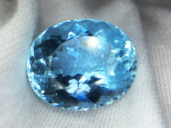 【楽天市場】★値引き価格★アクアマリン アクワマリン 20.78ct オーバルカット アクアマリンルース スーパーエキストラ 裸石【中古