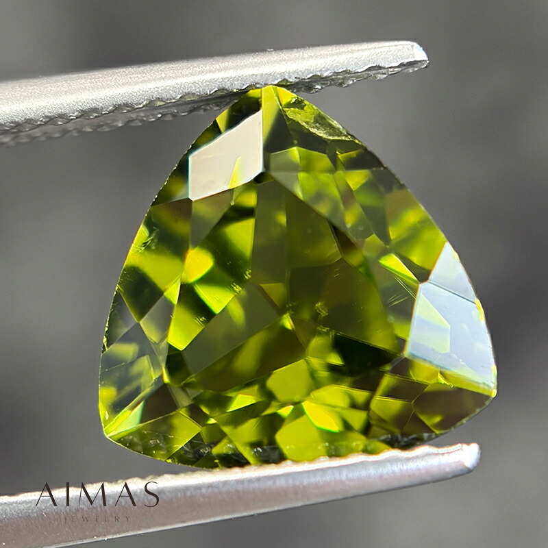 ペリドット 3.75ct ルース ◆ トリリアントカット 三角 トライアングル ペリドットルース カンラン石 オリビン 太陽の石 8月誕生石 3ctアップ 裸石【ルース 送料無料】【製品へのオーダー加工承ります】RBM.MA