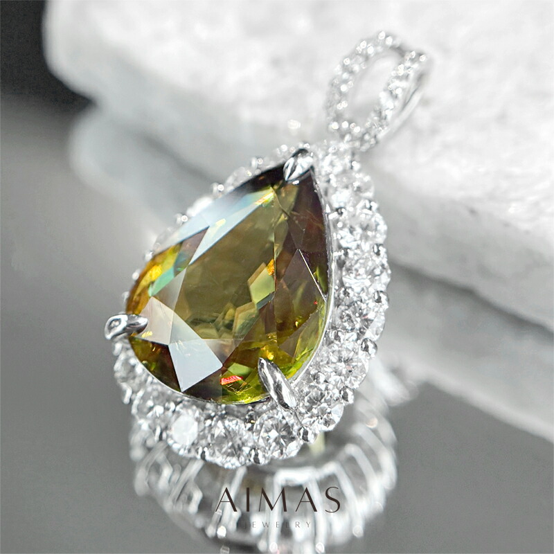 スフェーン 6.57ct ペンダントトップ PT900 プラチナ ダイヤモンド ダイヤ取り巻き ヘイロー ペアシェイプ ティアドロップ 雫 ペンダントヘッド スフェーンペンダントトップ 大粒 7月誕生石 希少石 レアストーン 【新品】【ジュエリー】【送料無料】RBY.TG|アイマス