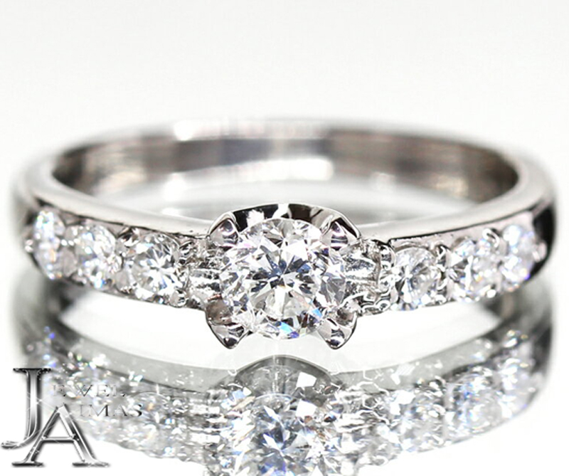 【楽天市場】【ジュエリー】ダイヤモンド 0.295ct サイドメレ 0.26ct エンゲージリング 婚約指輪 ブライダル 9号 PT900