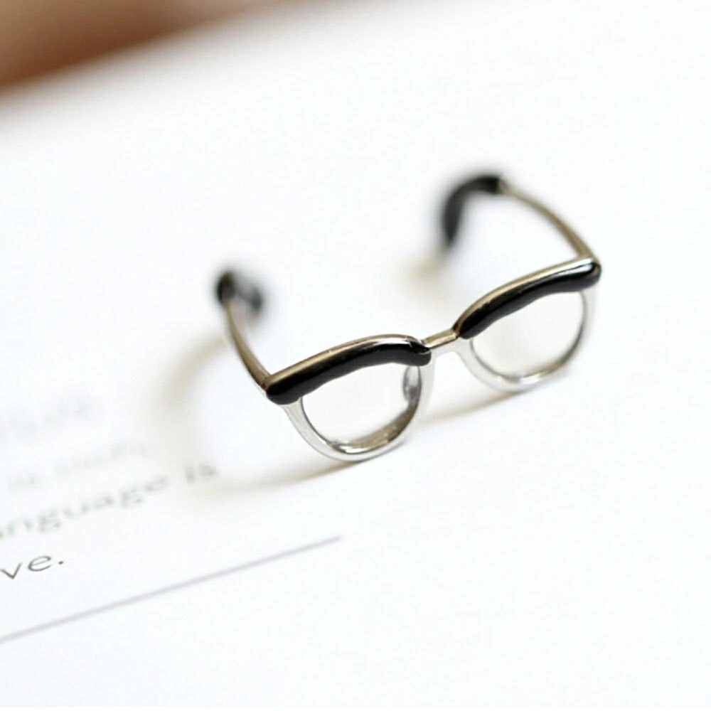 リング 黒ぶち眼鏡 指輪 メガネ 黒縁 指先 レディース メンズ 男女兼用 アクセサリー ヒップホップ ジュエリー ジュエル Jewel レゲエ クラブ Club Hiphop ヒップホップ系 ストリート系 B系 誕生日 最新作の リング 黒ぶち眼鏡 指輪 メガネ 黒縁 指先 レディース メンズ 男女兼用 アクセサリー ヒップホップ ジュエリー ジュエル Jewel レゲエ クラブ Club Hiphop ヒップホップ系 ストリート系 B系 誕生日 最新作の