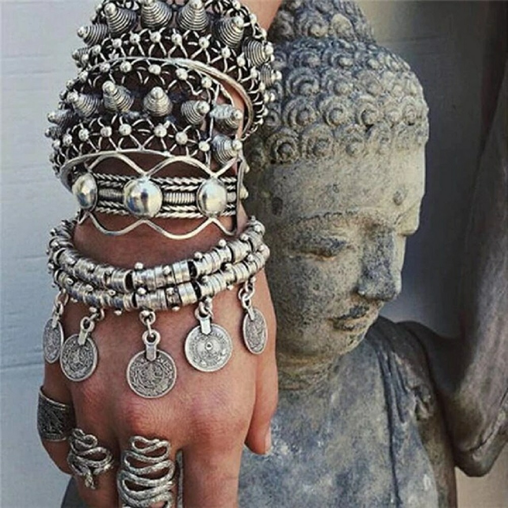 楽天市場】コインチャームボヘミアンブレスレット 1個販売 バングル 腕輪 手首 アンティークシルバー アンクレット メンズ レディース 二の腕 アームレット  ヴィンテージ エスニック アジアン メダル 揺れる おもしろ 面白い 彼氏 彼女 男性 女性 プレゼント じゃらじゃら ...