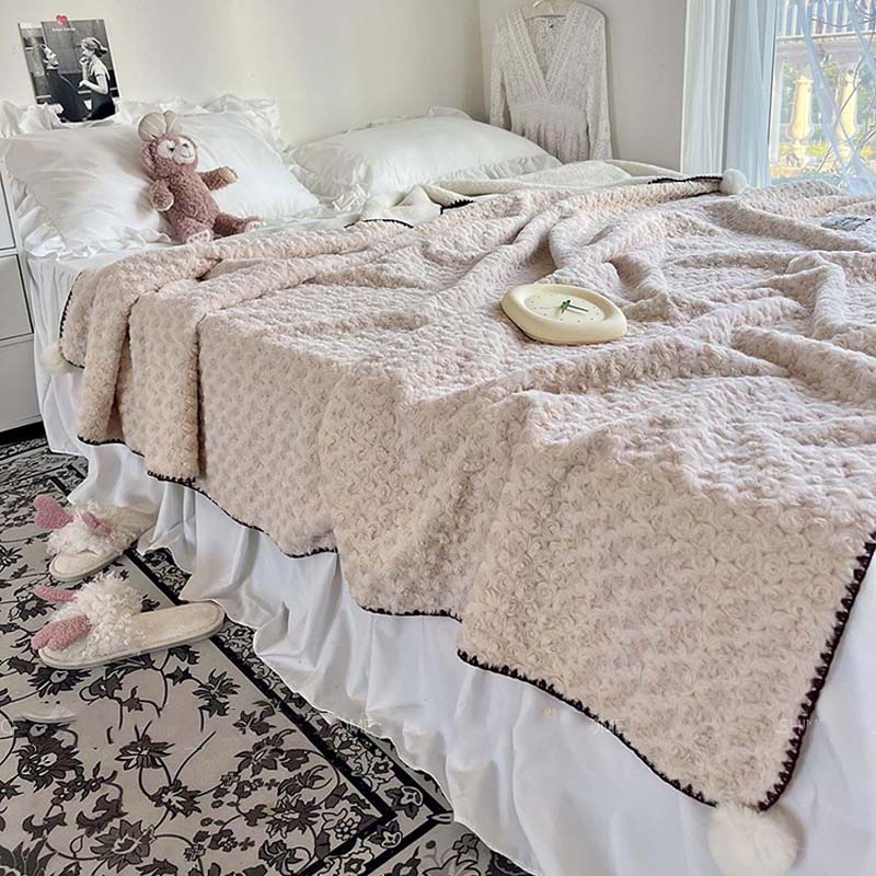 新品　薔薇柄　ふわふわ毛布布団　ローズブランケット　150×200　寝具 楽天市場】☆倉庫移転の為、在庫処分SALE！☆ 送料無料