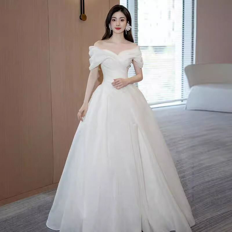 送料無料 ウェディングドレス オフショルダー 白 二次会ドレス サテンドレス ホワイト 結婚式ドレス 二次会 ウェディング 無地 Aライン ロングドレス トレーンドレス ウェディングドレス 海外挙式 撮影 XS S M L XL XXL XXXL