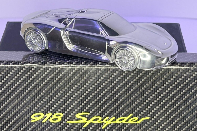 ポルシェ　911 992 メタルカー　ペーパーウェイト　シルバー 楽天市場】ポルシェ特注 1/43 ポルシェ 911 カレラ アルミニウム