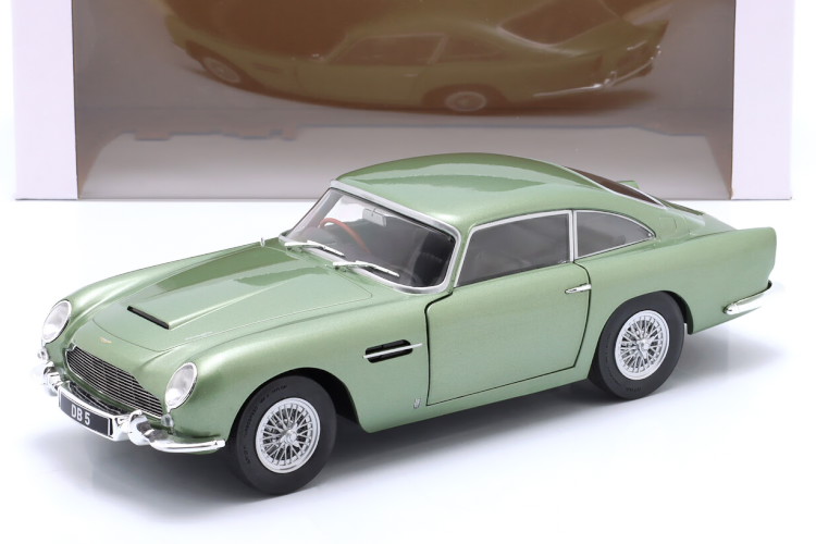 1/18 アストンマーチンDB5 クーペ 1964 シルバー ソリド製 Amazon.co.jp: 1/18 アストンマーチンDB5 クーペ 1964 シルバー