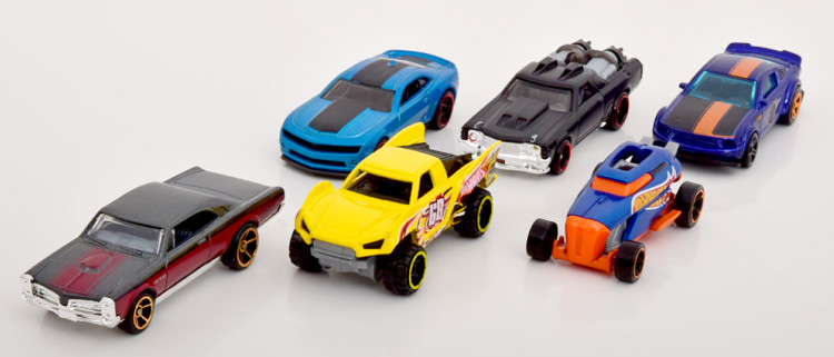 ホットウィール 1/64 USレジェンドツアーセット 差し上げ物ボックス席入り口・入口Hot Wheels 1:64 US Legends Tour Set Pontiac GTO, El Camino, Rip Rod, Baja Truck Chevy Camaro Ford Mustang インチ gift Box ミニカー・トイカー-車-乗り物のおもちゃ
