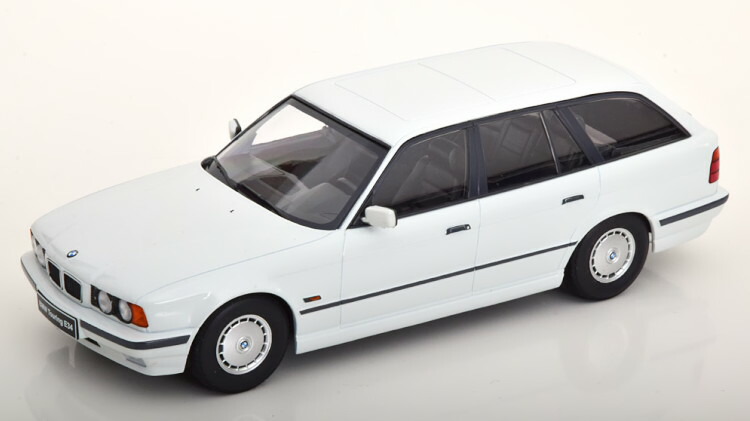 トリプル9 1/18 BMW 5er Serie E34 ツーリング 1996 ホワイト Triple 9 1:18 BMW 5er Serie E34 Touring 1996 white
