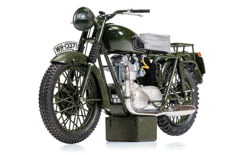 1/12 Corgi トライアンフ TR6 トロフィー 映画「大脱走」バージョン 1/12 Corgi トライアンフ TR6 トロフィー 映画「大脱走