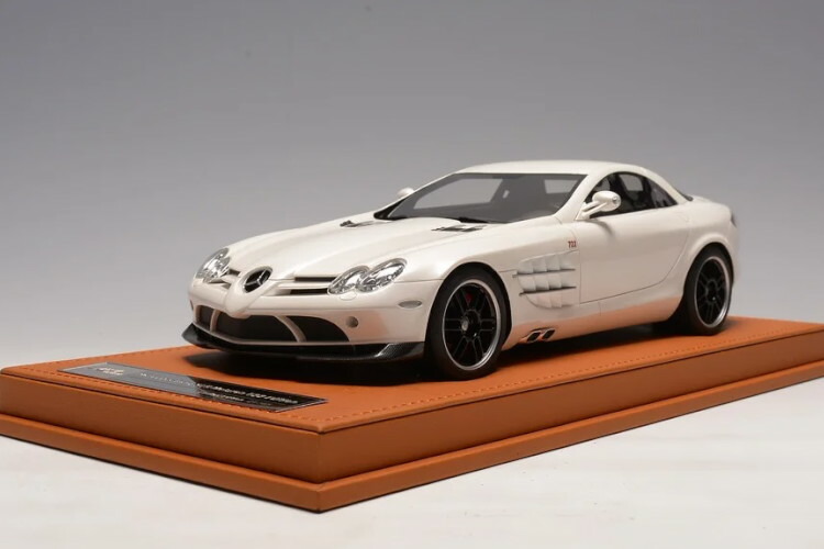 IVY MODEL Mercedes-Benz CLR 1/18 スケールモデル 1/18 IVY Models Mercedes CLR 1999 24 Hours of Le Mans Car #5