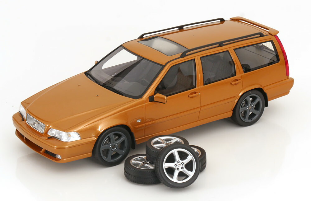 ミニカー　1/18 ボルボ S90 1998(シャンパン) [DNA000152] ミニカー 1/18 ボルボ S90 DNA COLLECTIBLES 1/18 VOLVO S90