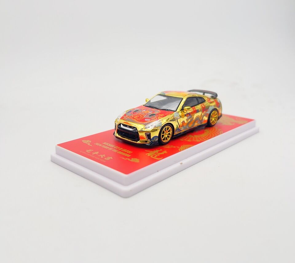 INNO64 1/64 日産 GT-R R35 2024 旧正月 - クロムゴールド INNO64 1:64 Nissan GT-R R35 2024 Chinese New Year - Chrome Gold